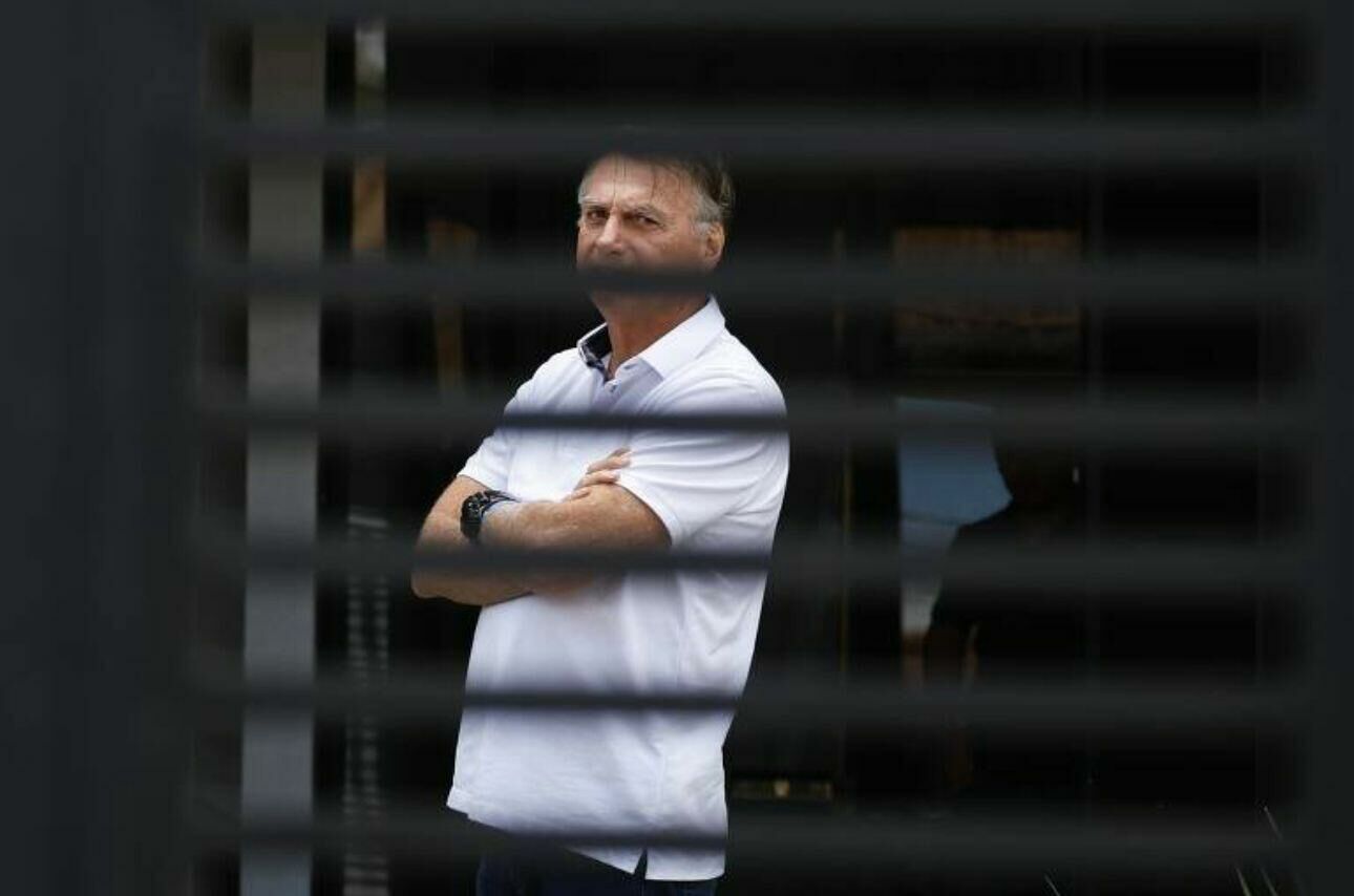 Imagem de compartilhamento para o artigo STF condena Bolsonaro a 27 anos e 3 meses de prisão por trama golpista, decisão inédita na história do país da MS Todo dia